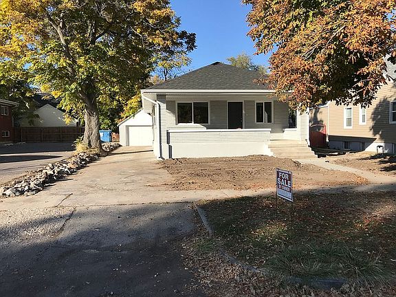 Long driveway, extra parking