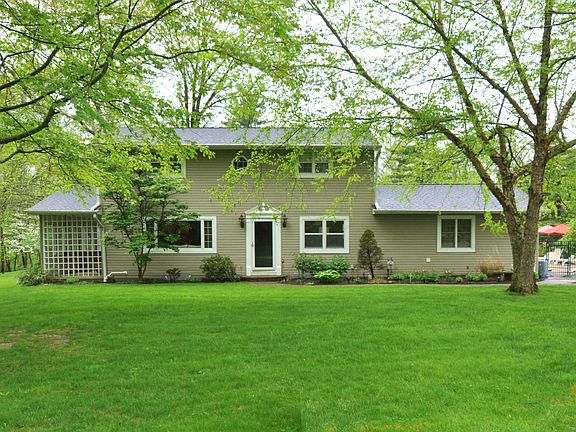 2nd image of 211 Anita Dr