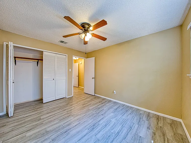 22411 Elsinore Dr — Photo 18