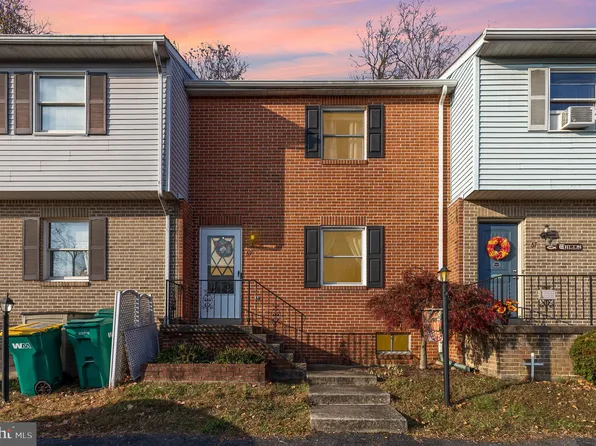 69 Ashford Dr, Enola, PA 17025