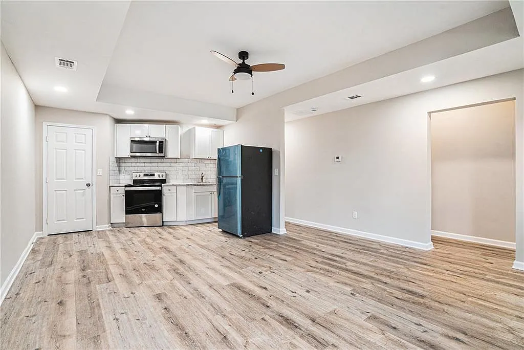 1 bed, 1.0 bath, 1071 sqft, $1,700 — Photo 3