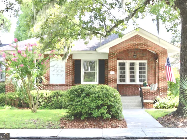609 E 49th St, Savannah, GA 31405