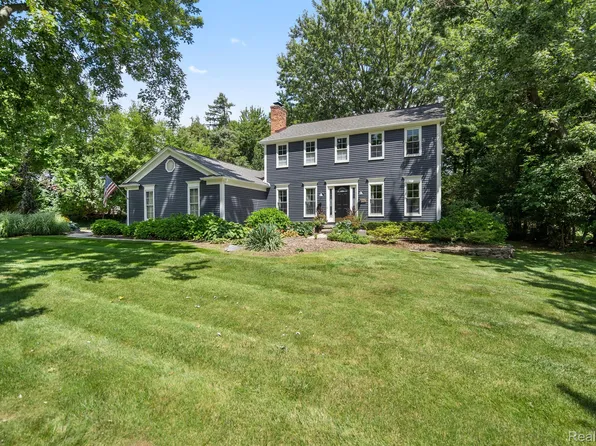 159 Bowdoinhill Dr, Rochester Hills, MI 48309