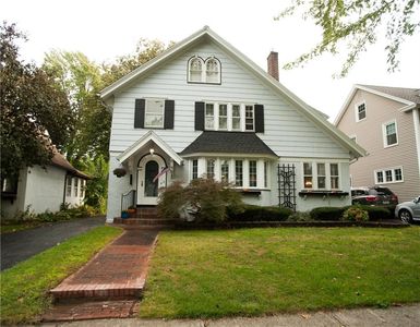 345 Hurstbourne Rd, Irondequoit, NY, 14609