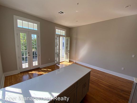 4th image of 2617 Carondelet St #101