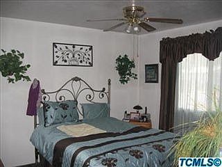 5th image of 826 E Cypress Ave