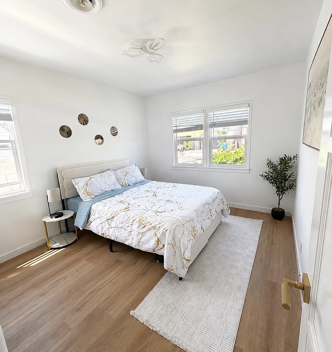 3 bed, 1259 sqft, $6,200 — Photo 3