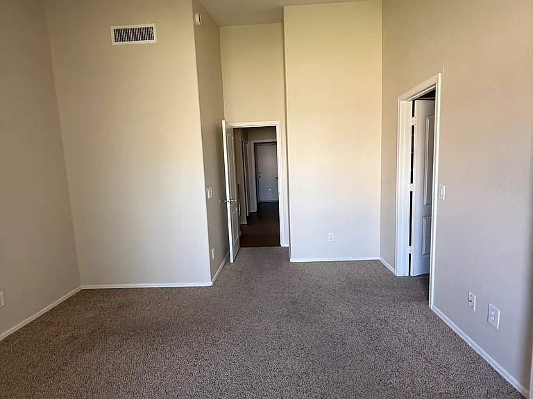 2062 E Willow Wick Rd — Photo 7
