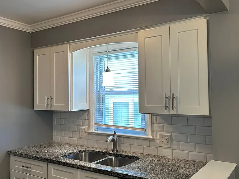 4126 Hinsdale Rd — Photo 3