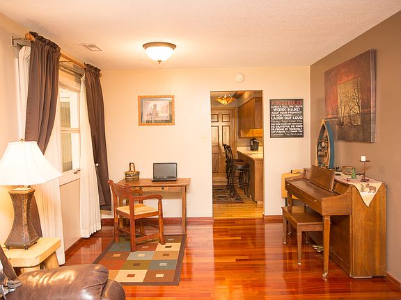 5th image of 1063 Alta Vista Dr