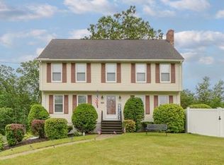325 Lancaster Dr, Tewksbury, MA 01876