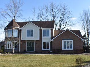 757 Englewood Dr, Rochester Hills, MI 48309