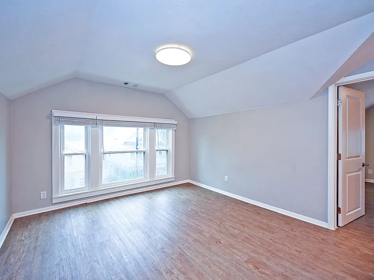 2709 Griffiths Ave — Photo 34