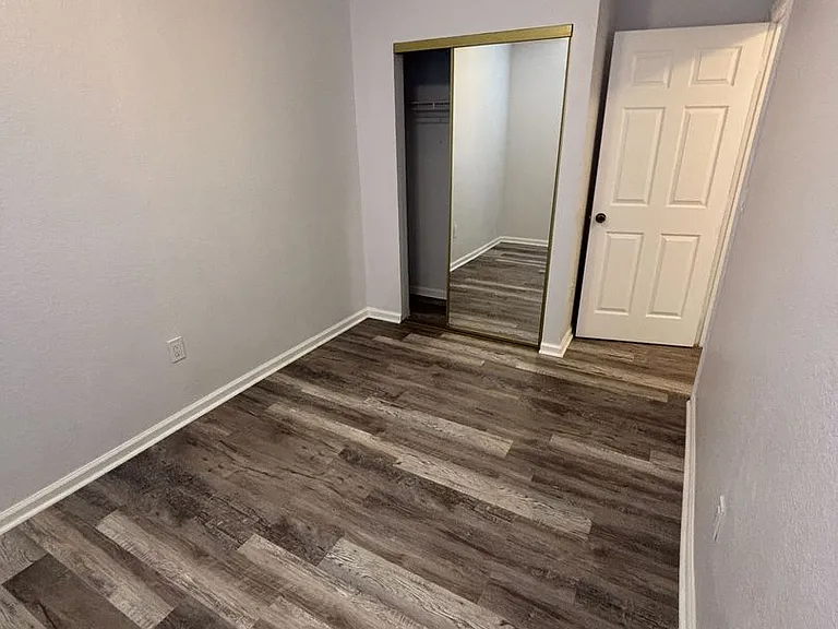 14040 NE 2nd Ave — Photo 17
