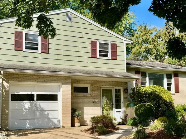 2701 Doris Dr, Wilmington, DE 19803