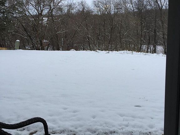 2nd image of 17 Stonewall Ct #17