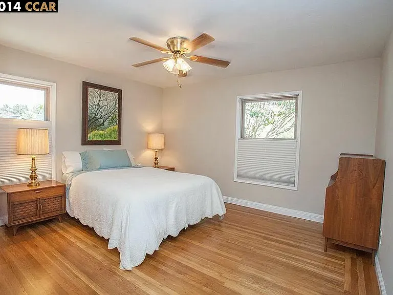 2449 Casa Way — Photo 15