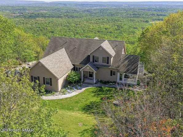 317 Valley View Dr, Albrightsville, PA 18210