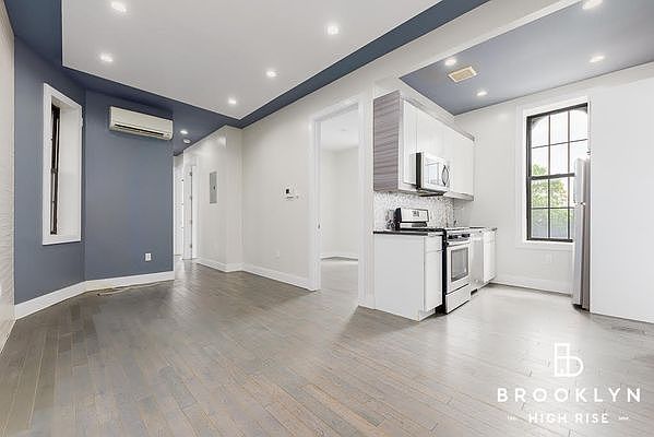 1st image of 989 Bedford Ave #2R