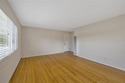 2nd image of 1027 Santa Cruz Ave APT 4