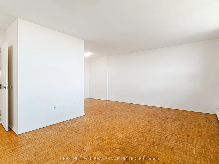 40 Godstone Rd #1507 — Photo 10