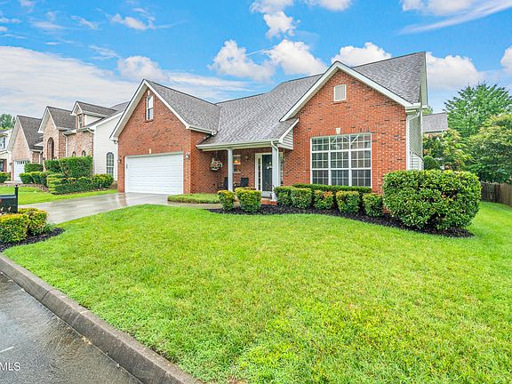 3rd image of 844 Tanner Ln