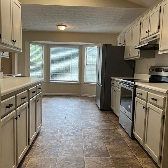 4197 Sterling Pointe Dr — Photo 4