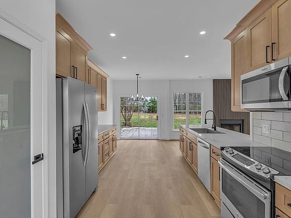 4th image of 309 Valhalla Ln
