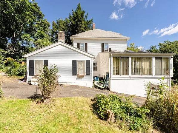 41 Arthur St, Holyoke, MA 01040