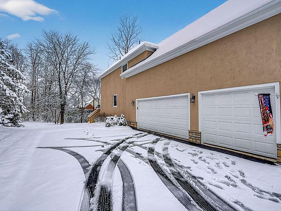 5th image of 8159 Winchcombe Dr