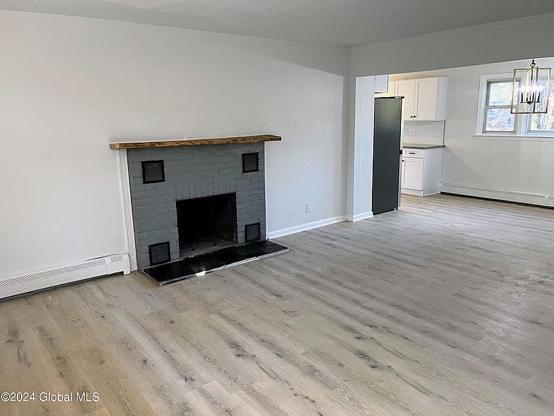 3rd image of 11 Southgate Road