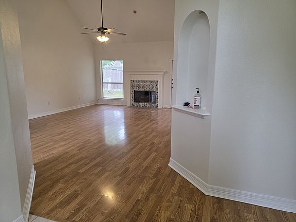 2nd image of 2512 Wilshire Dr