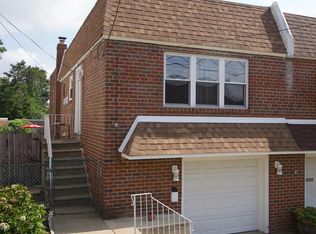 727 Rhawn St, Philadelphia, PA 19111