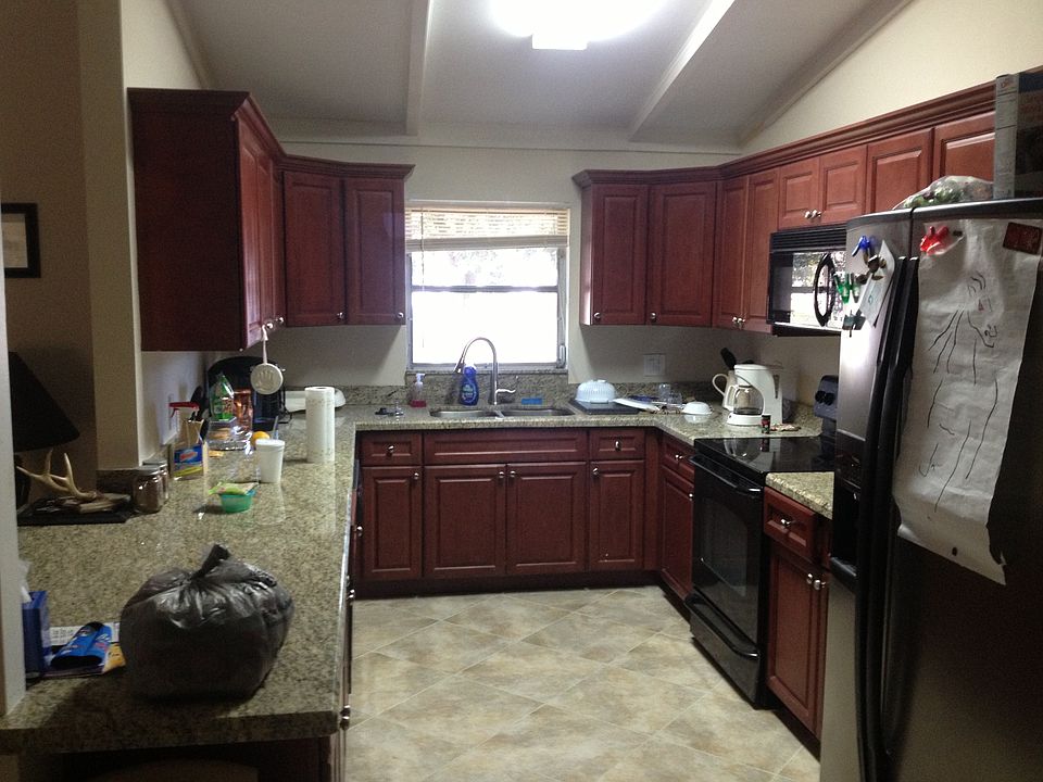 2nd image of 323 SW Winnachee Dr