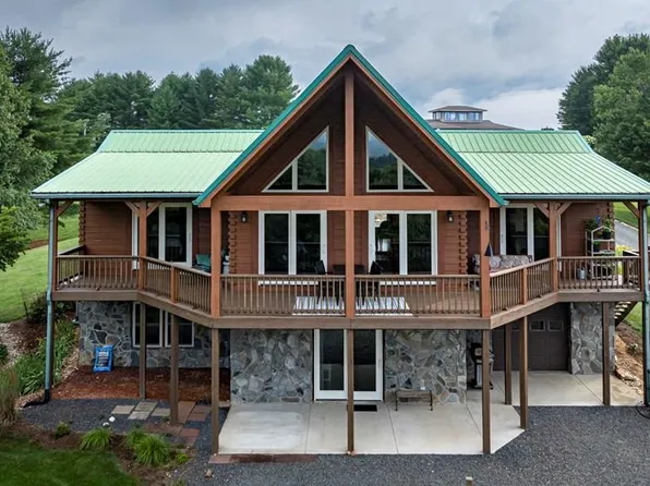 720 Collinswood Ln, Independence, VA 24348