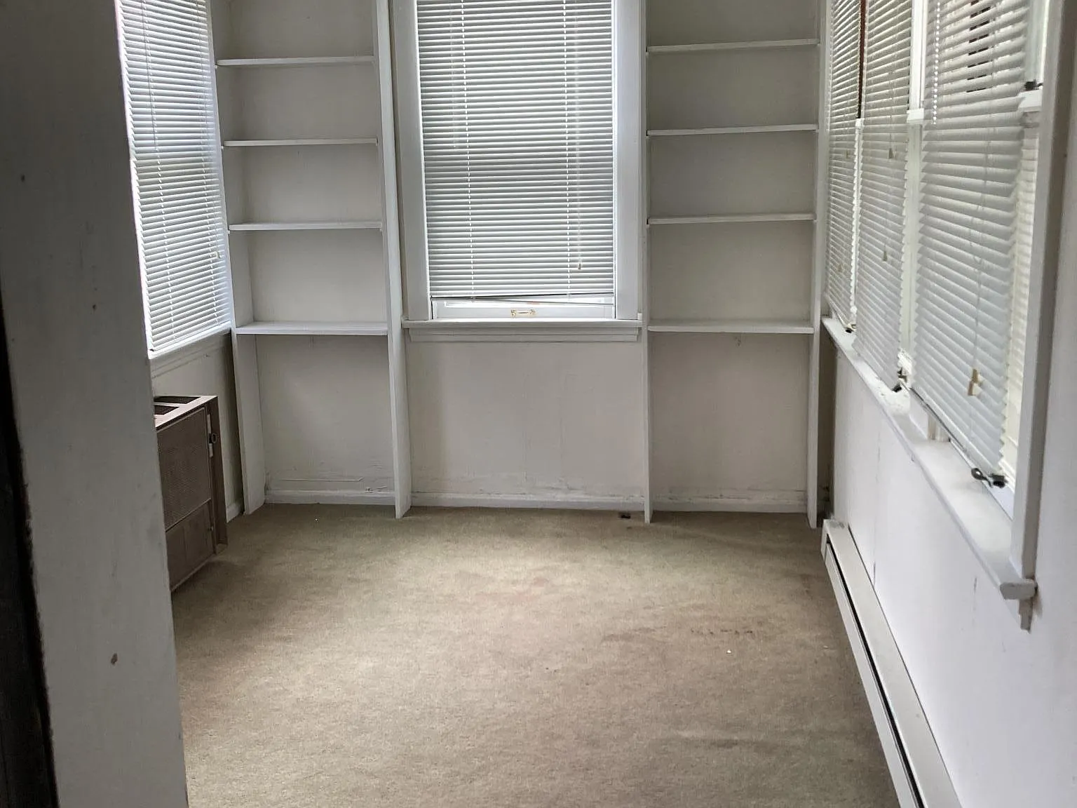 6362 Bancroft Ave — Photo 4
