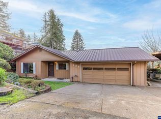 135 SE Douglas St, Toledo, OR 97391