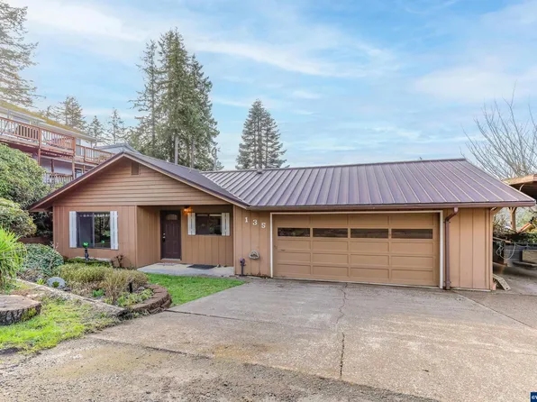 135 SE Douglas St, Toledo, OR 97391