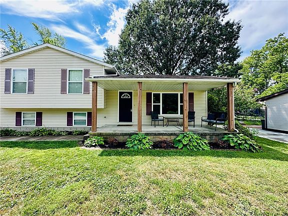 3rd image of 646 Mentor Ave