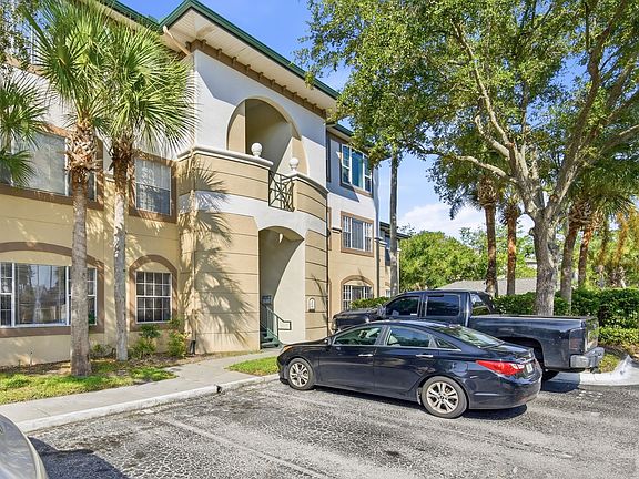 2nd image of 17101 Carrington Park Dr APT 424