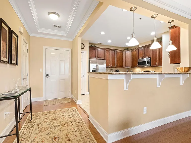 10400 Rosegate Ct #201 — Photo 6