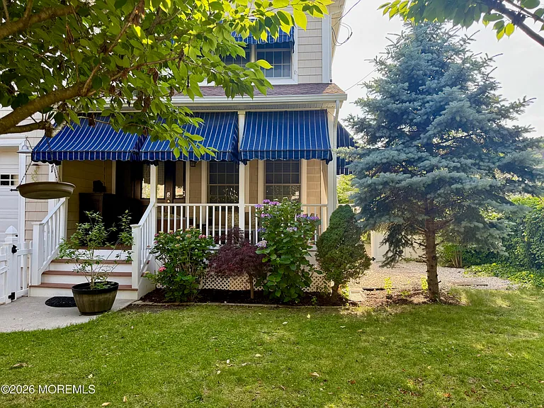 331 Richmond Ave — Photo 42