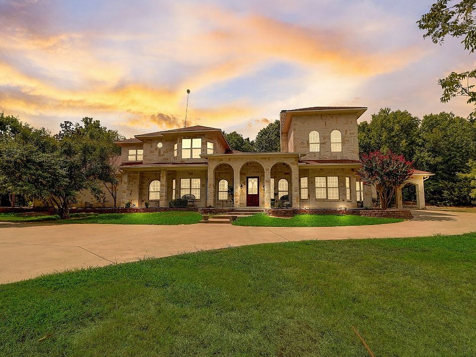 1st image of 636 Duck Creek Way