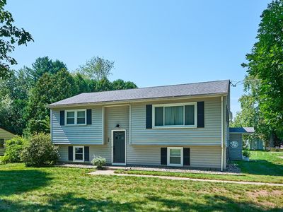 26 Oliver St, Easthampton, MA, 01027