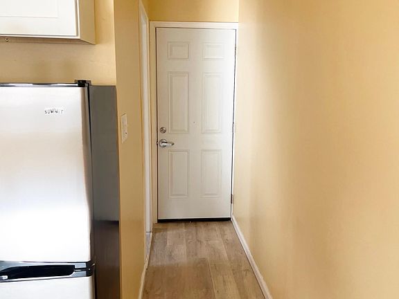 5th image of 1004 Belmont Ave #2
