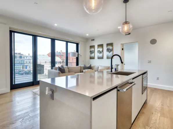 472 W Broadway #204, Boston, MA 02127