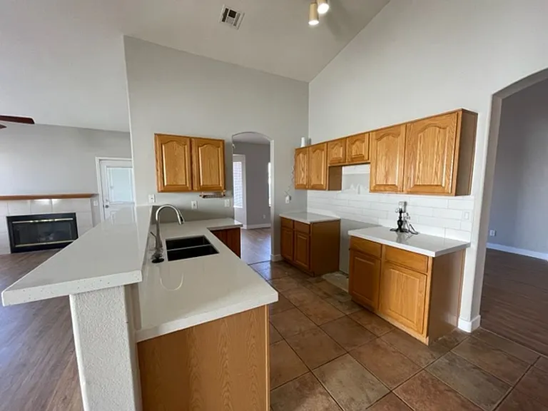 4334 Yorkwood Dr — Photo 6