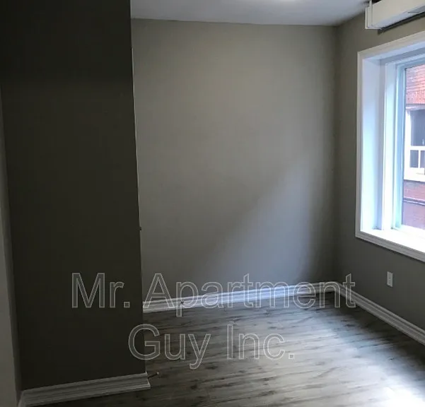 827 Main St E #203 — Photo 3