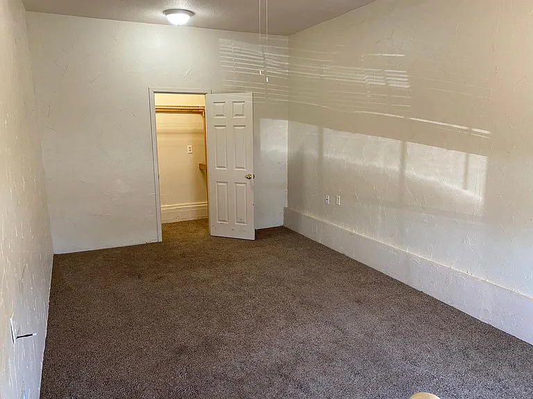 4th bedroom or 2nd living room