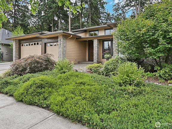 5th image of 4003 NE 130th Street